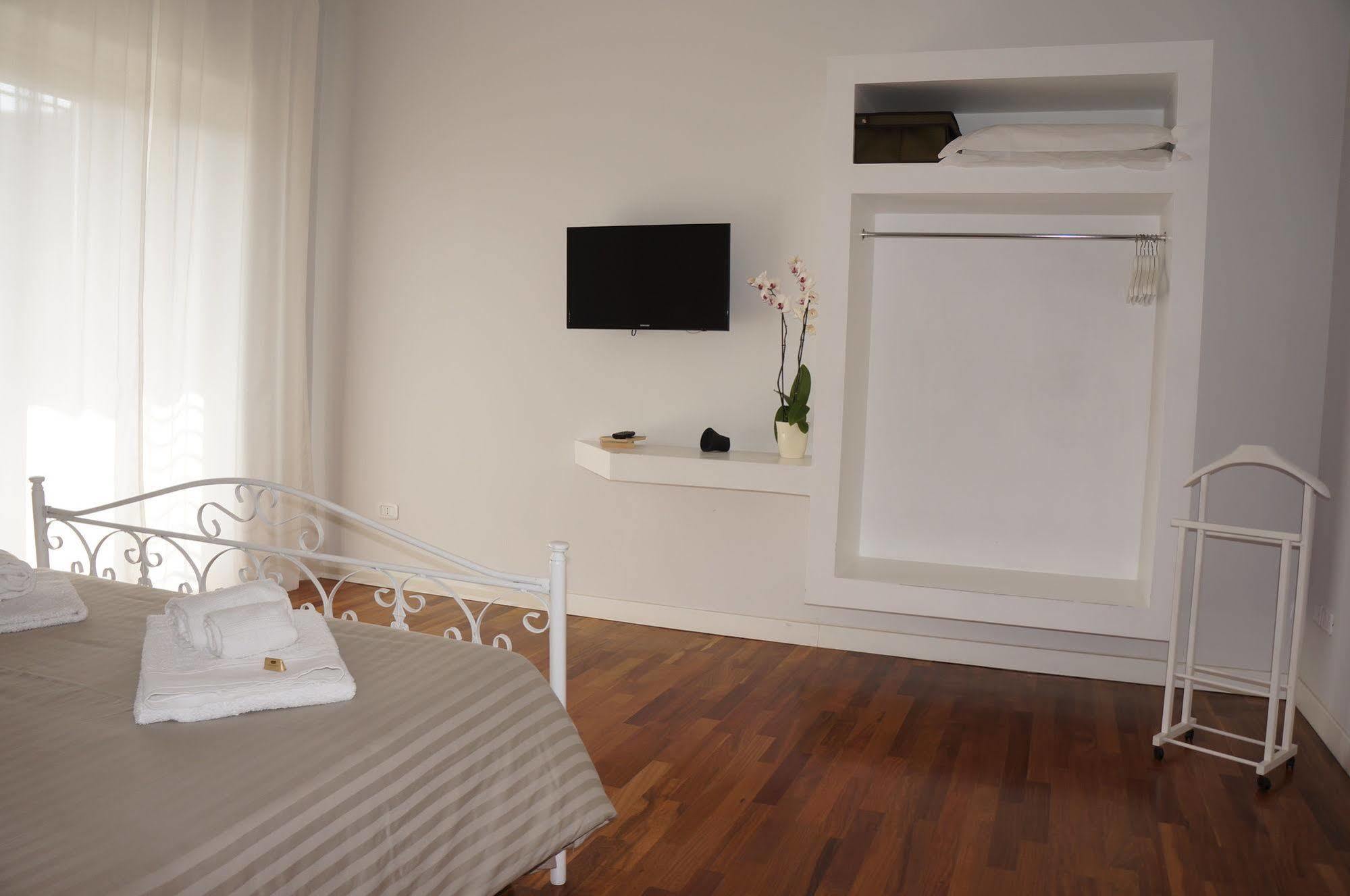 Lullymia Bed & Breakfast Crotone Exterior photo
